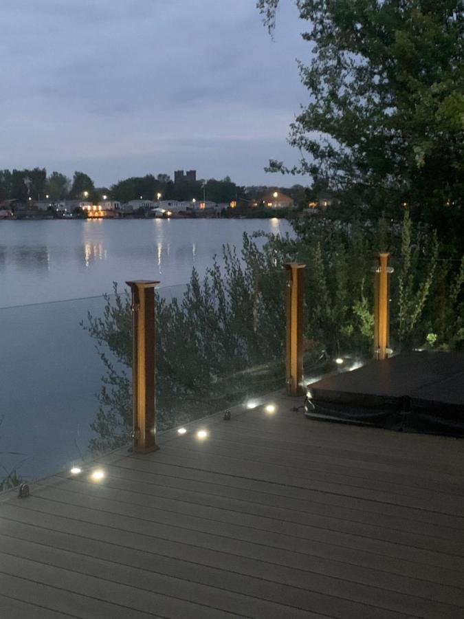 Lakeside Lodge With Hot Tub Tattershall Eksteriør bilde